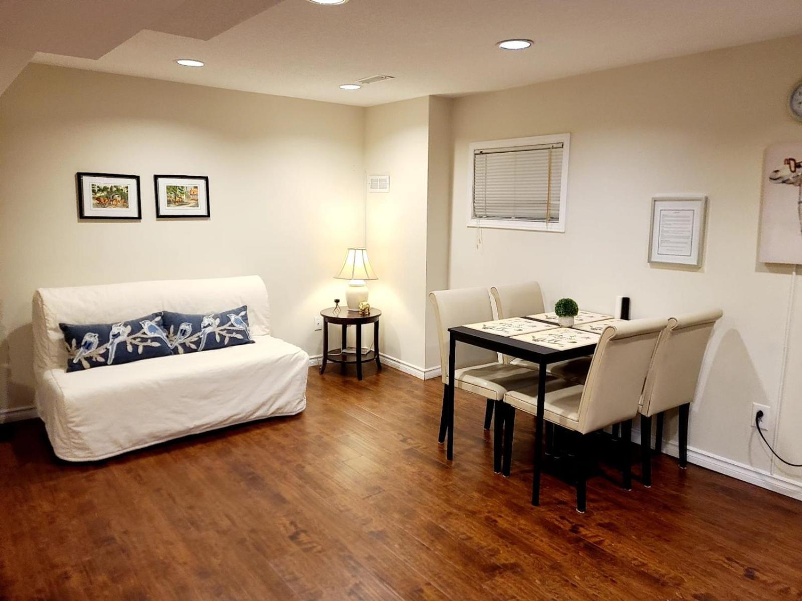 Spacious And Bright Unit With Natural Light. Pickering Exteriér fotografie